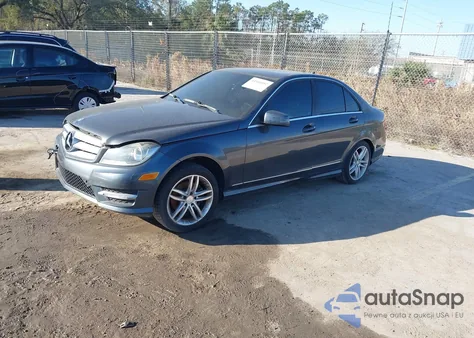 2013 Mercedes-Benz C 250 Sport из США, поврежденный, VIN WDDGF4HB4DR264632